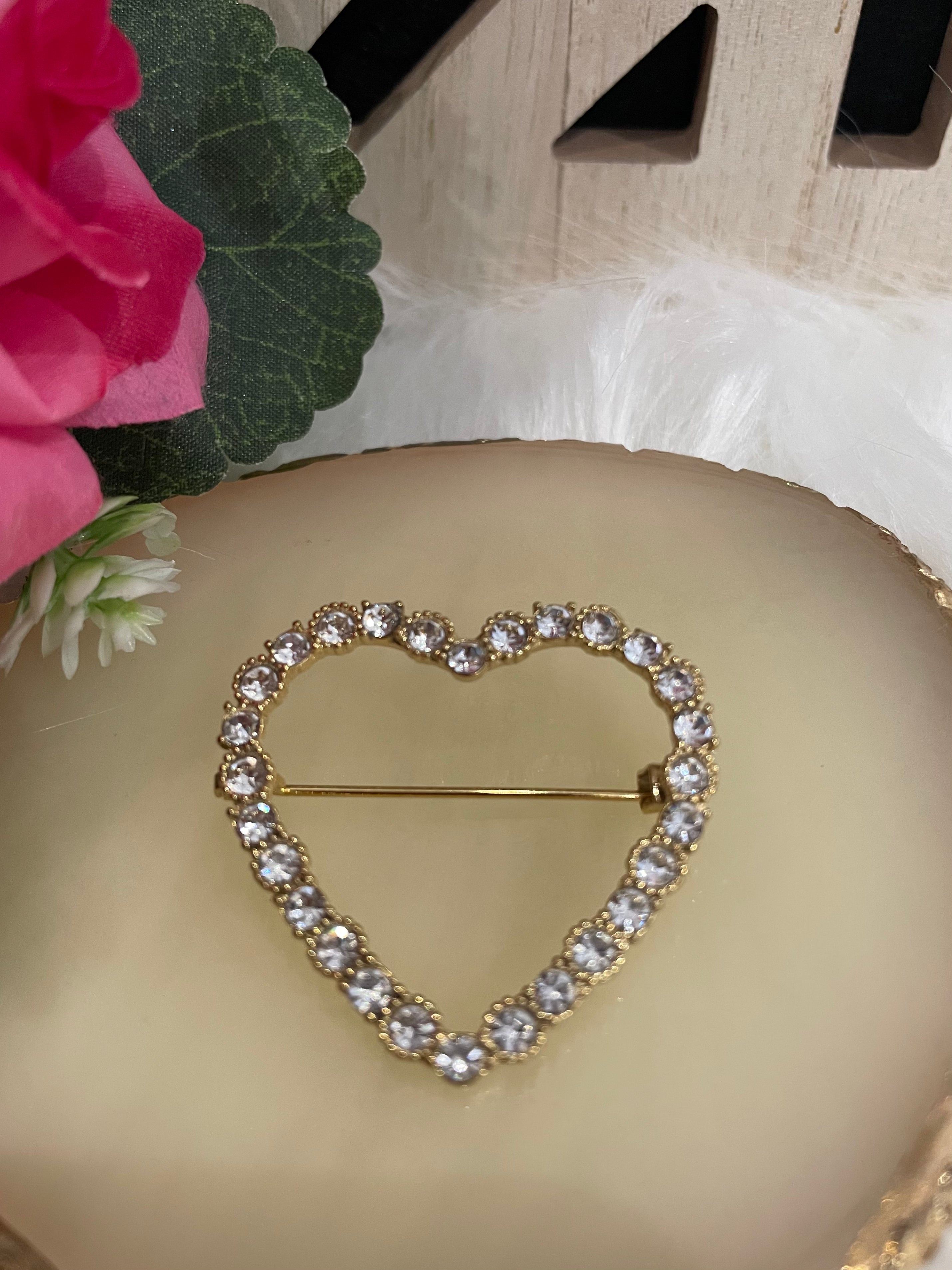 Broche coeur en strass